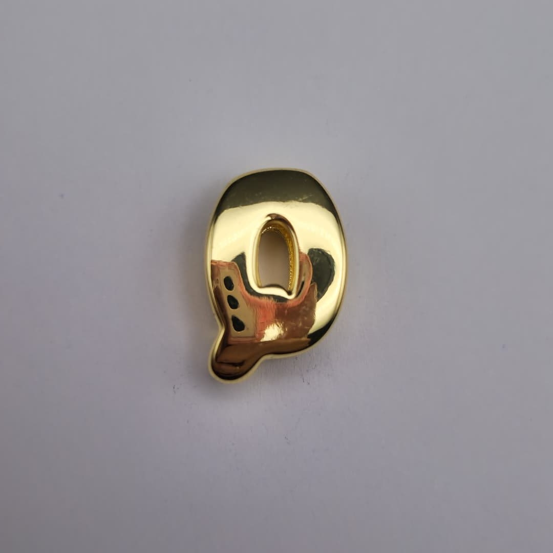 ORO CHINO PASADOR LETRA Q