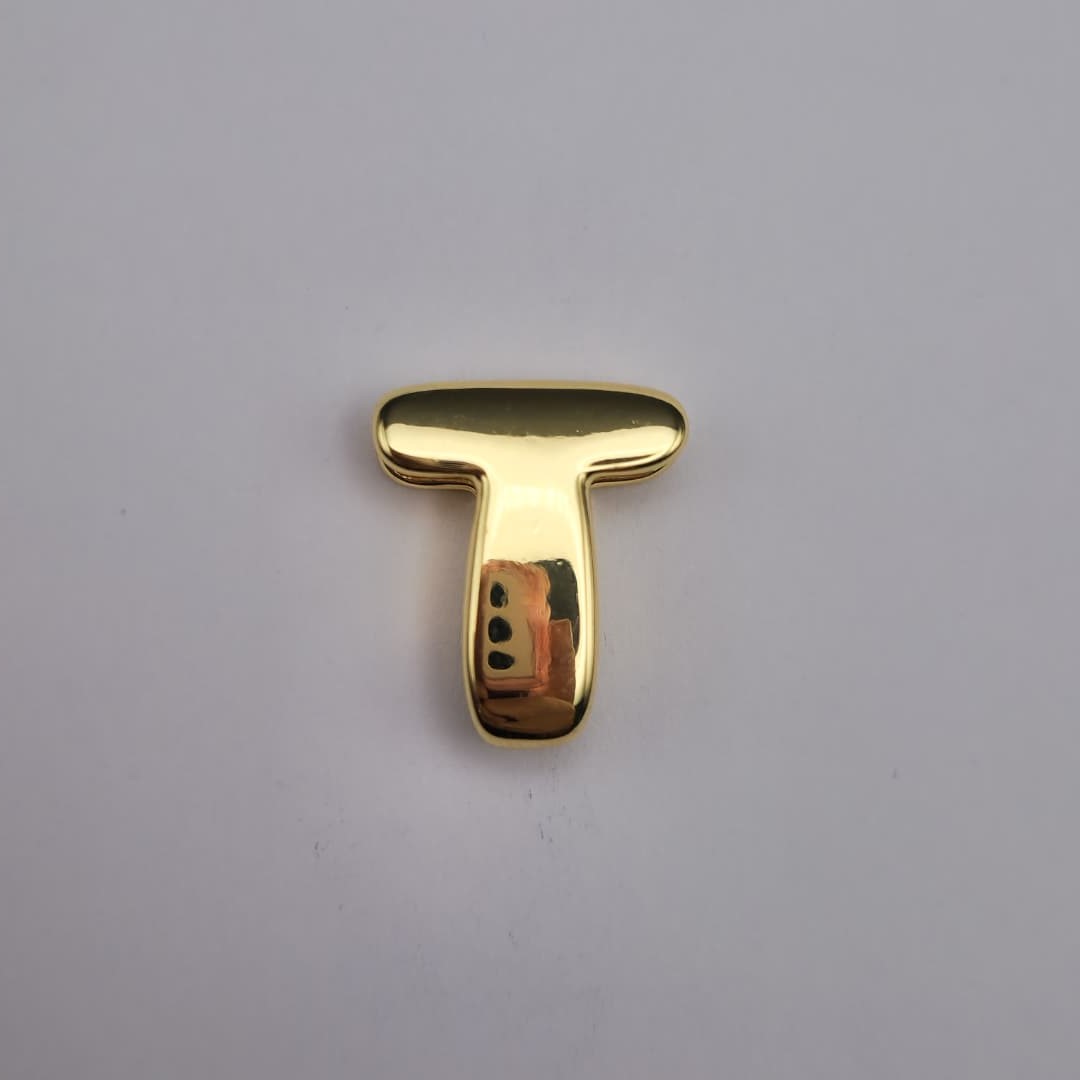 ORO CHINO PASADOR LETRA T