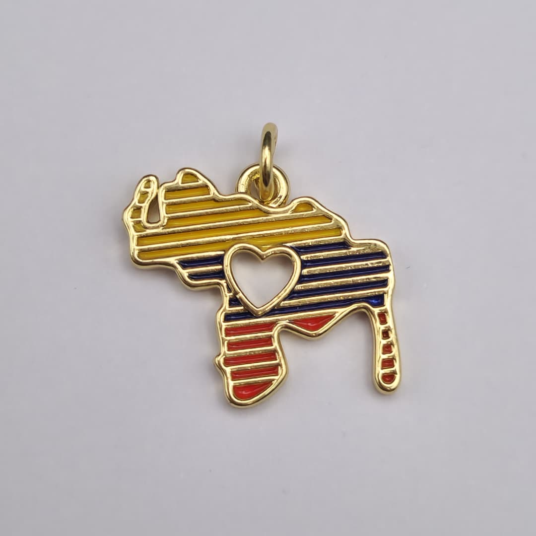ORO CHINO DIJE MAPA DE VENEZUELA CON BANDERA CON CORAZON