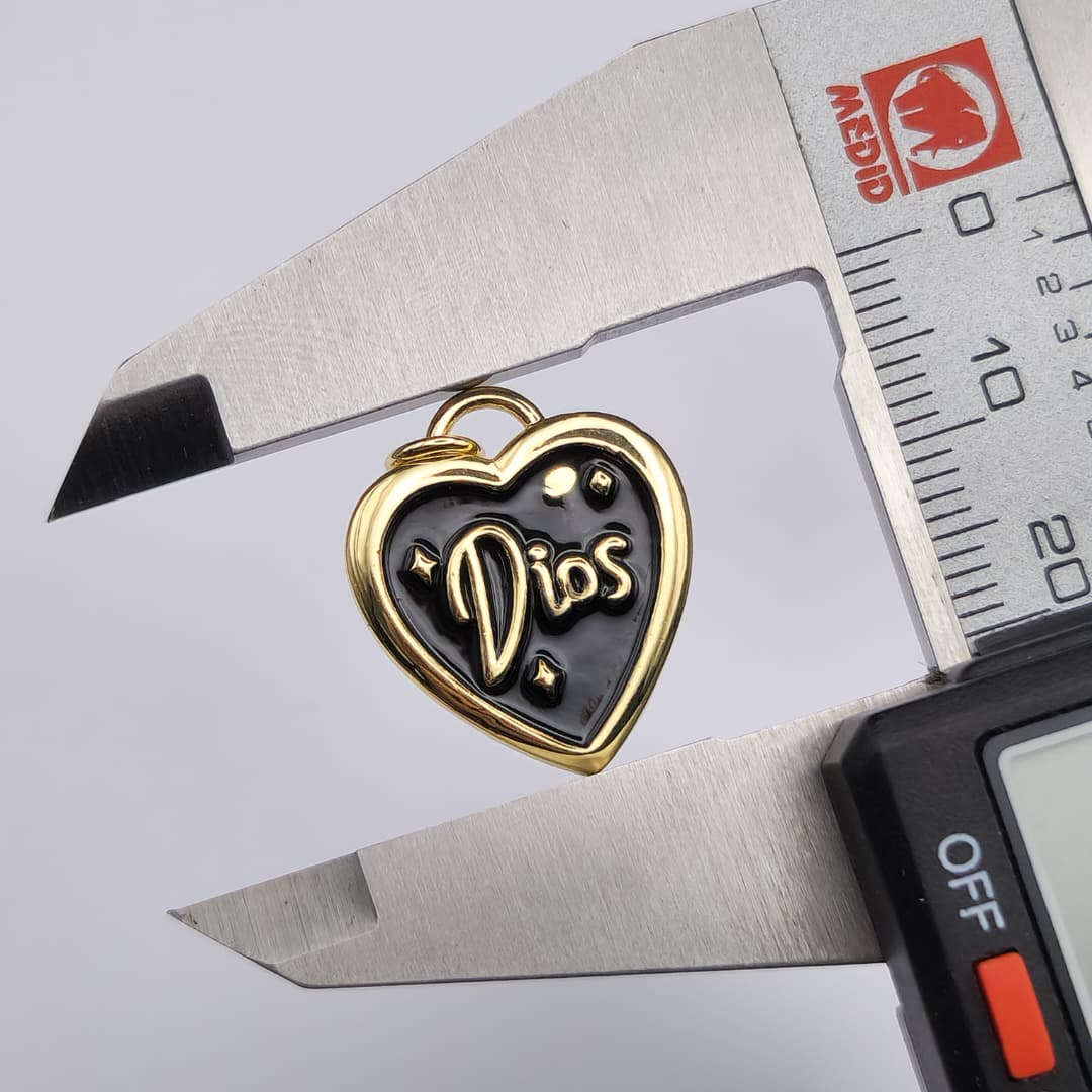 ORO CHINO CORAZON DIOS NEGRO 17X20MM 3