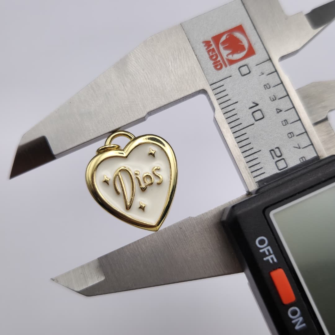 ORO CHINO CORAZON DIOS BLANCO 17X20MM 3