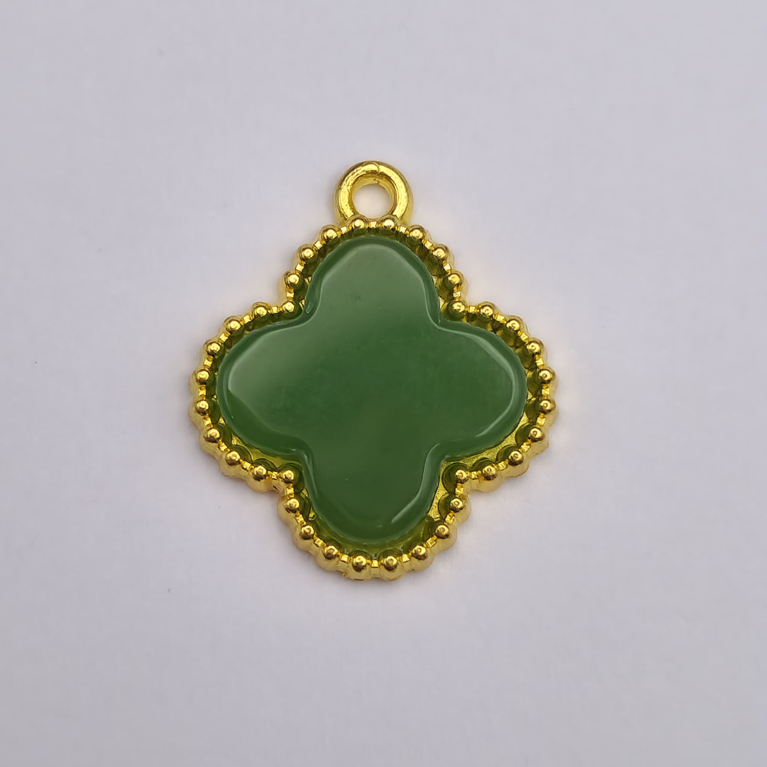 DIJE DE ORO CHINO TREBOL VERDE