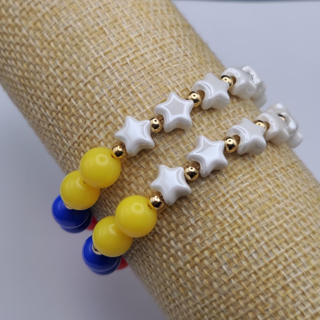 PULSERA TRICOLOR CON ESTRELLAS