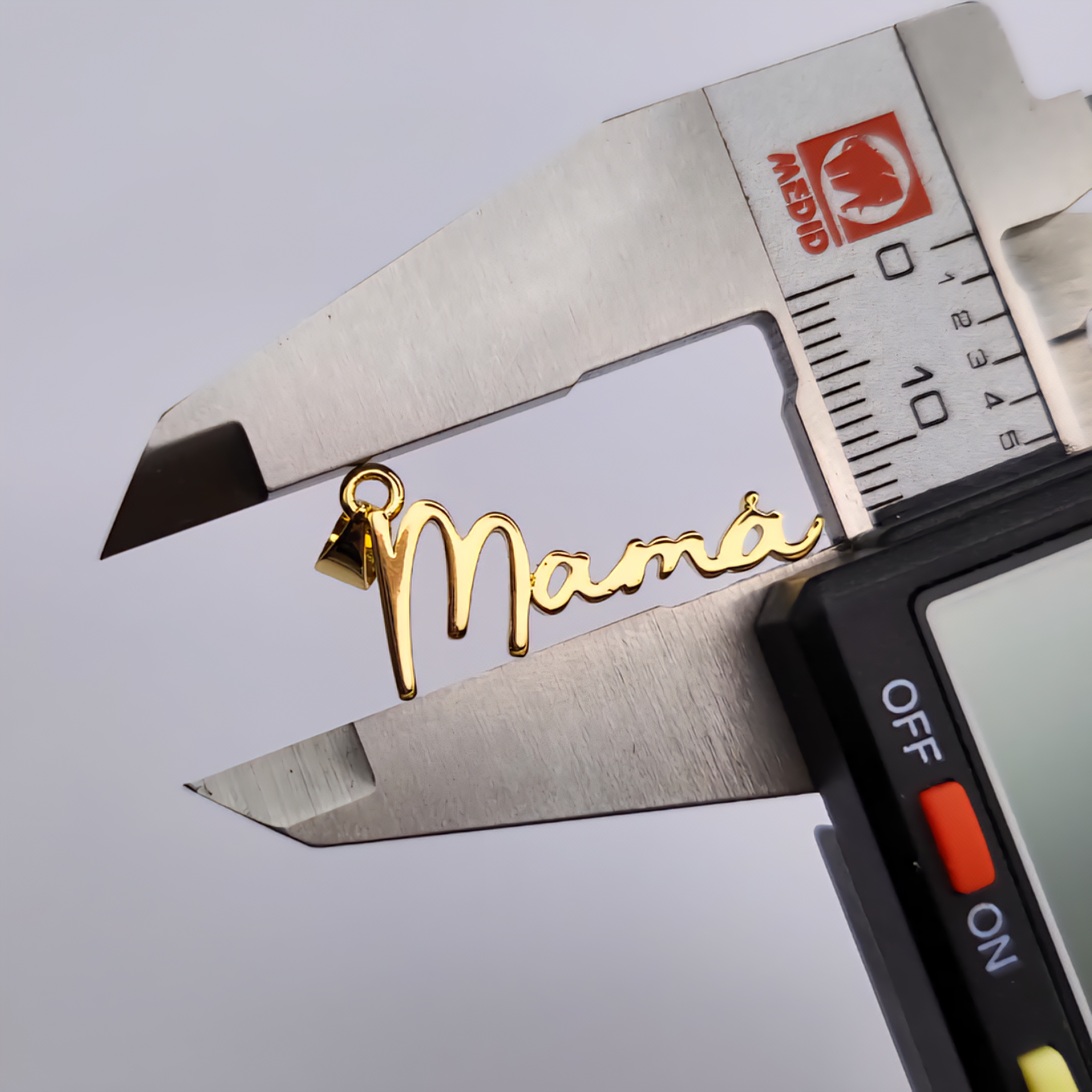 ORO CHINO DIJE MAMA 3