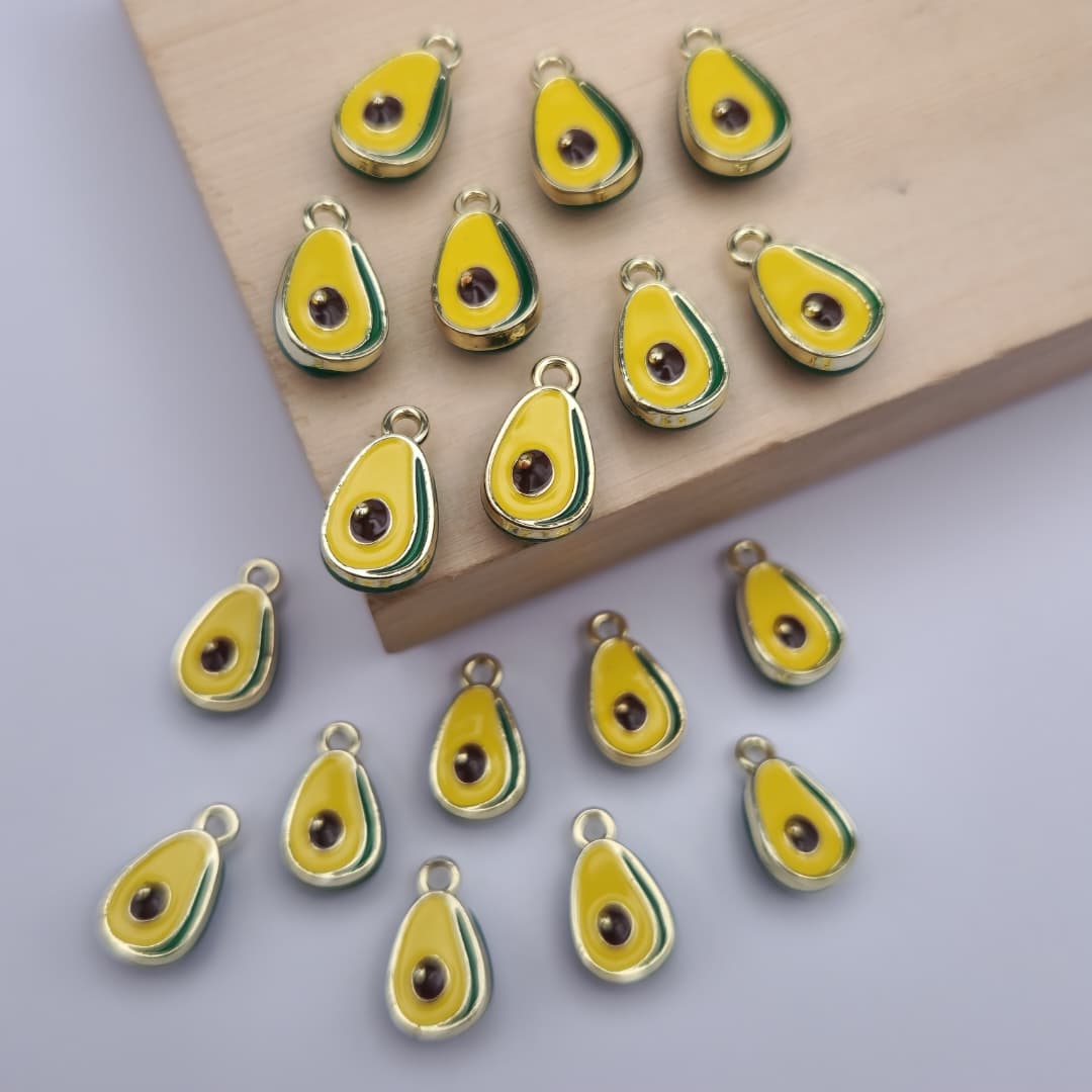 ORO CHINO DIJE AGUACATE DORADO 4