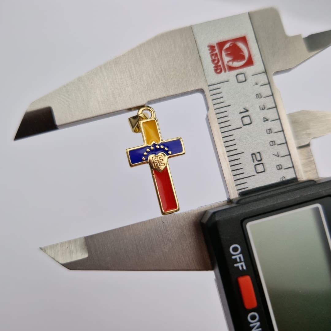 ORO CHINO DIJE CRUZ DE VENEZUELA 3