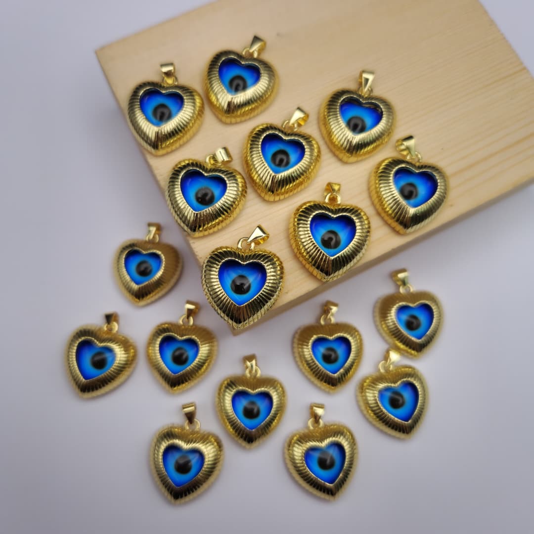 ORO CHINO OJO TURCO DORADO DE CORAZON CON AZUL 19MM 4