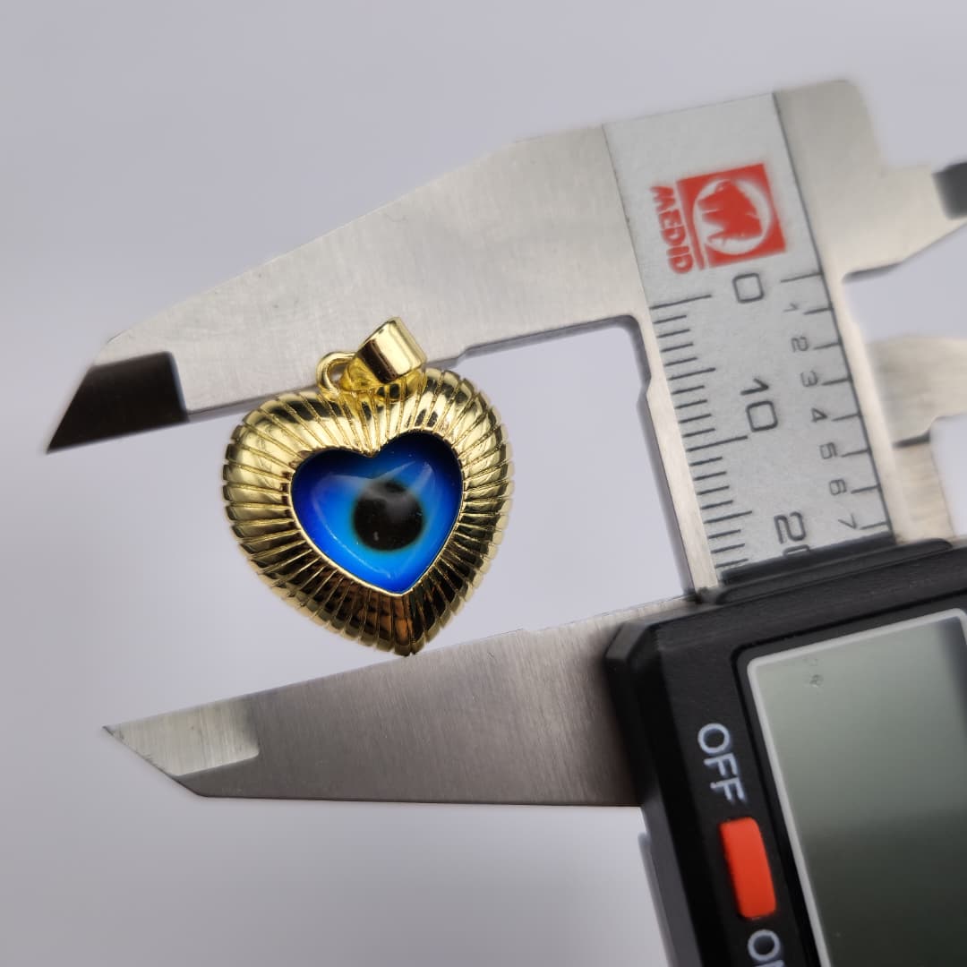 ORO CHINO OJO TURCO DORADO DE CORAZON CON AZUL 19MM 3