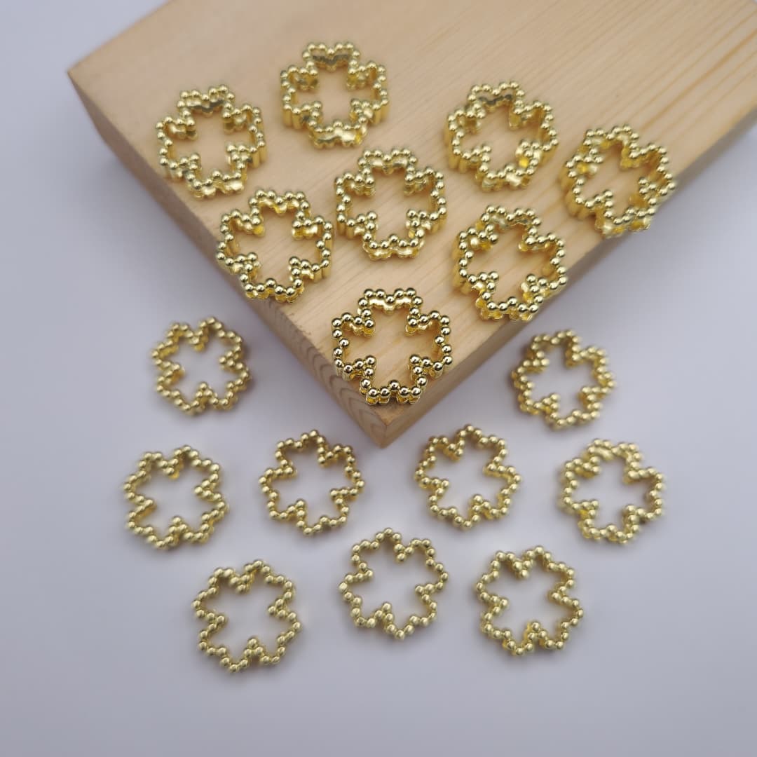 ORO CHINO PASADOR DE TREBOL 4