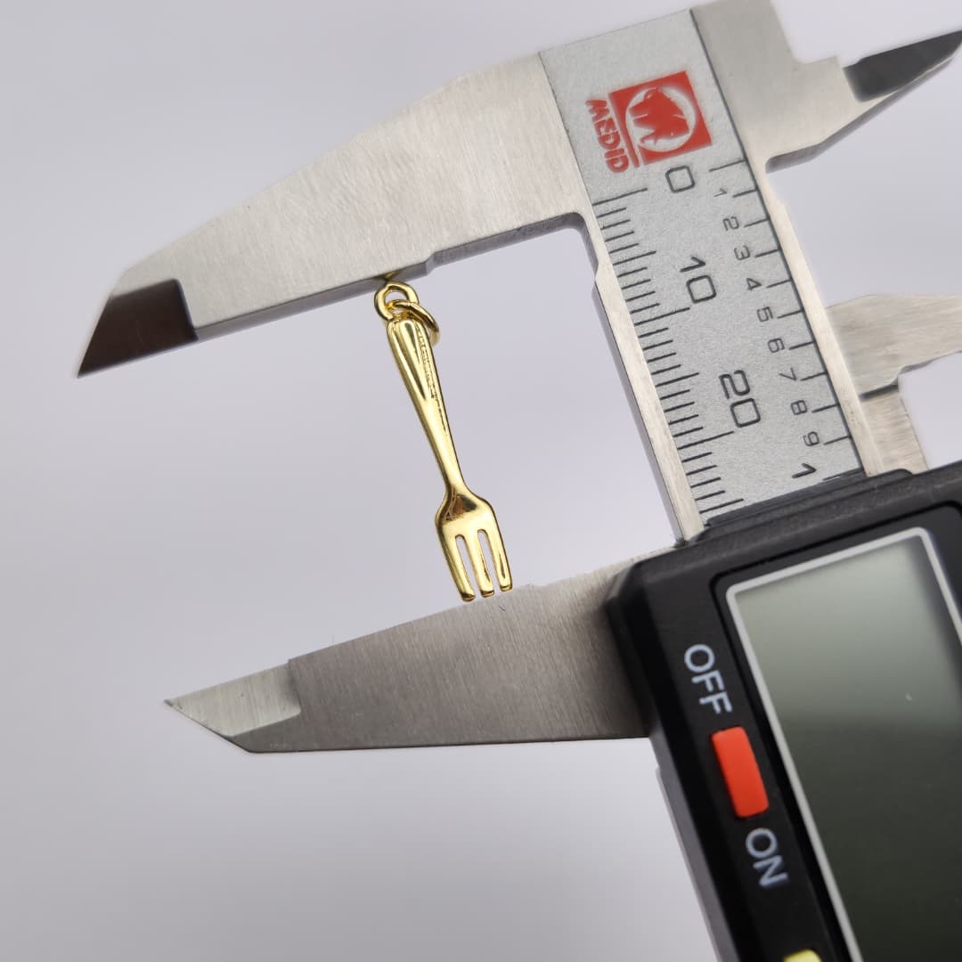 DIJE DE ORO CHINO TENEDOR 3