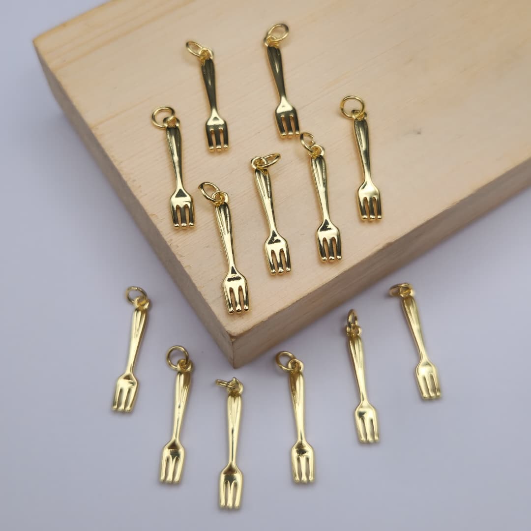 DIJE DE ORO CHINO TENEDOR 4