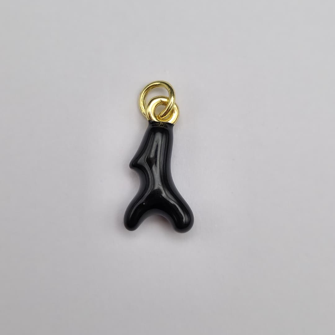 ORO CHINO DIJE DE CORAL NEGRO