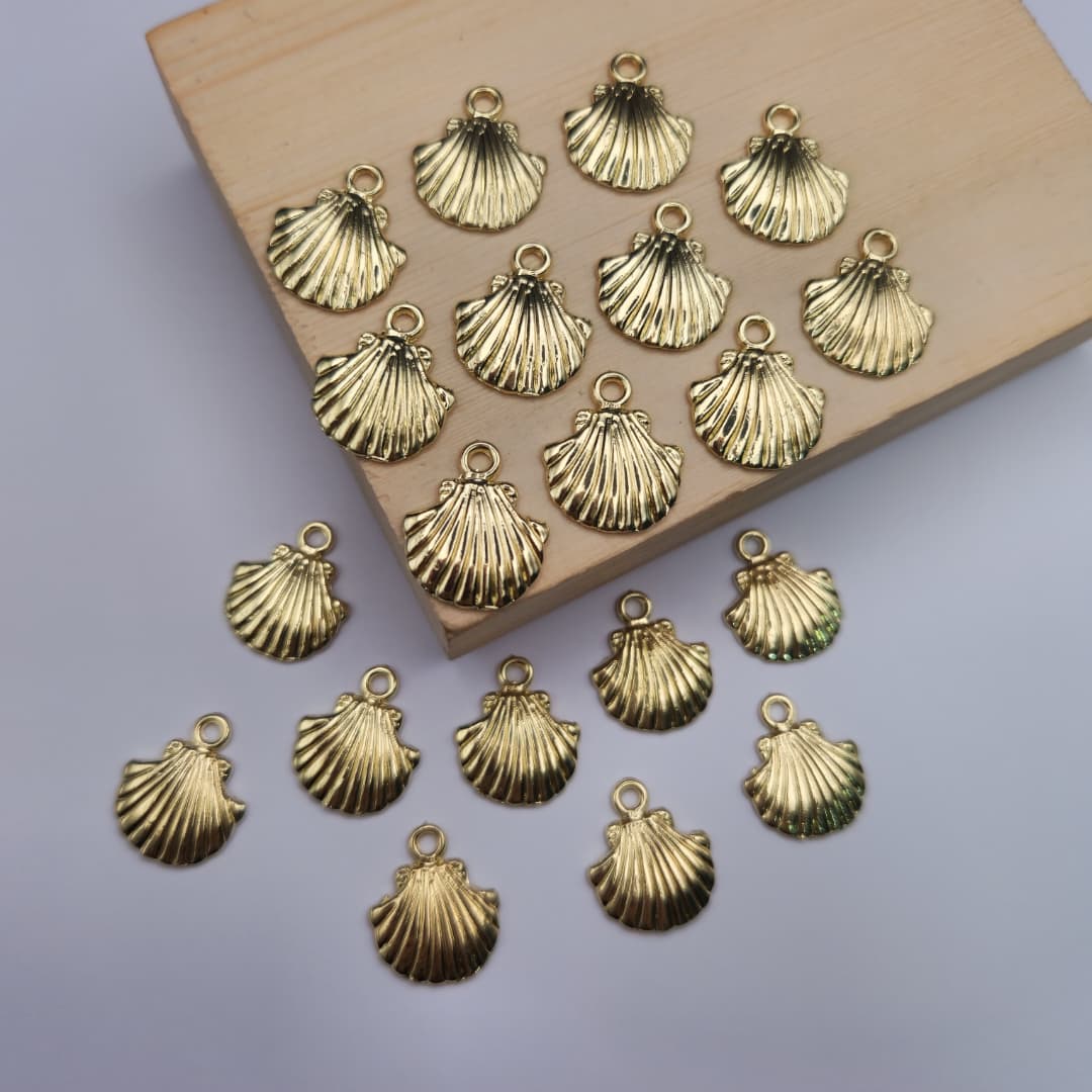 DIJE ORO CHINO OSTRA PEQUEñA 4