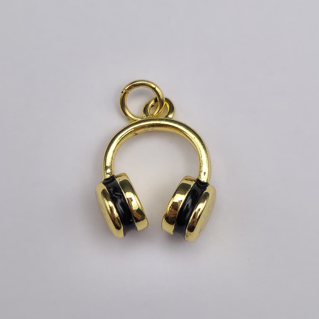 DIJE DE ORO CHINO AUDICULARES CON NEGROS 2