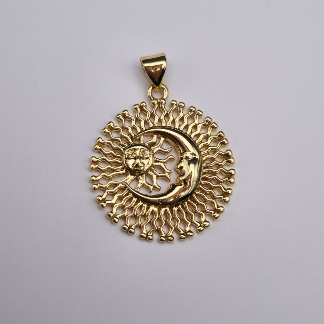 DIJE DE ORO CHINO SOL Y MEDIA LUNA