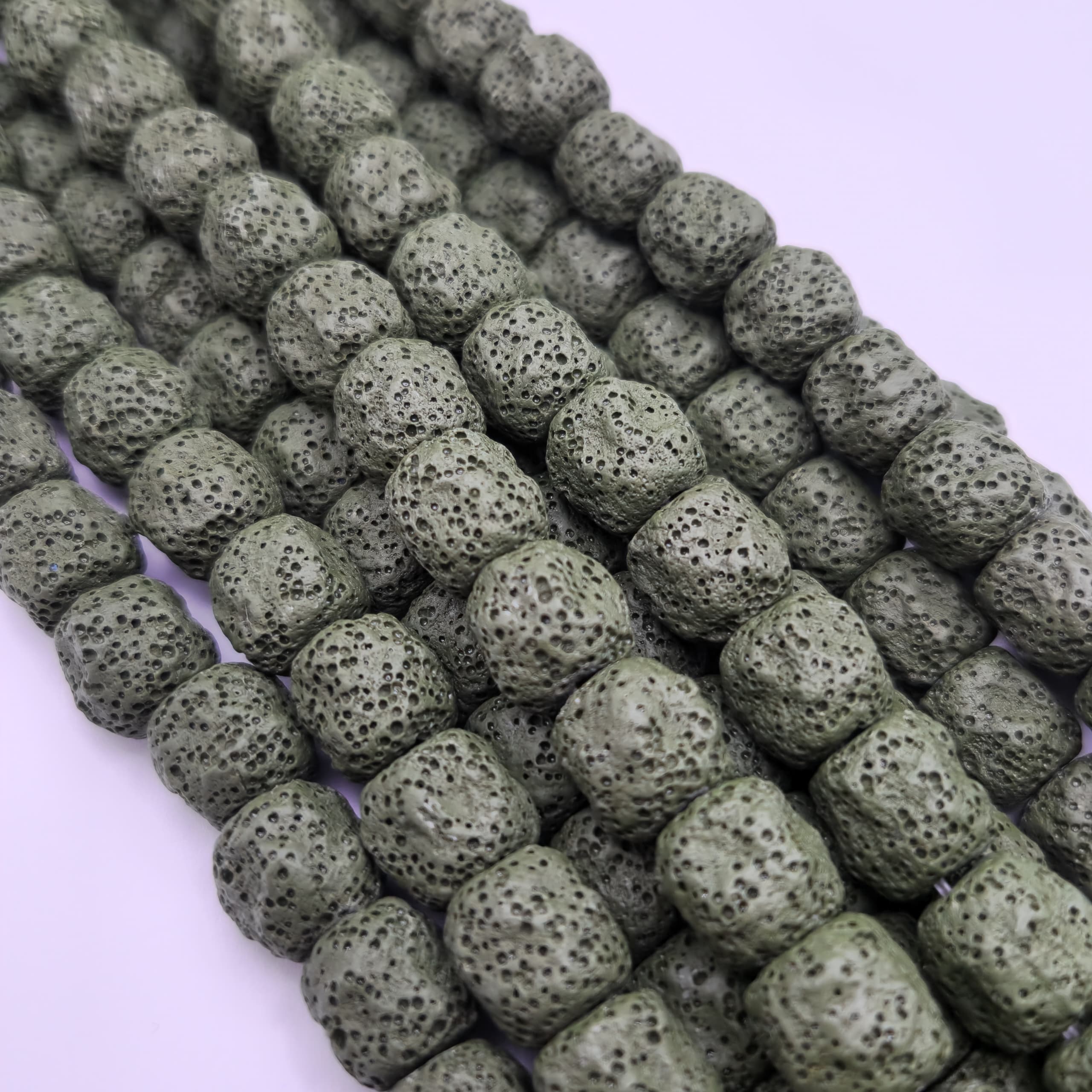 PIEDRA VOLCANICA EN CUBO 10MM VERDE MILITAR