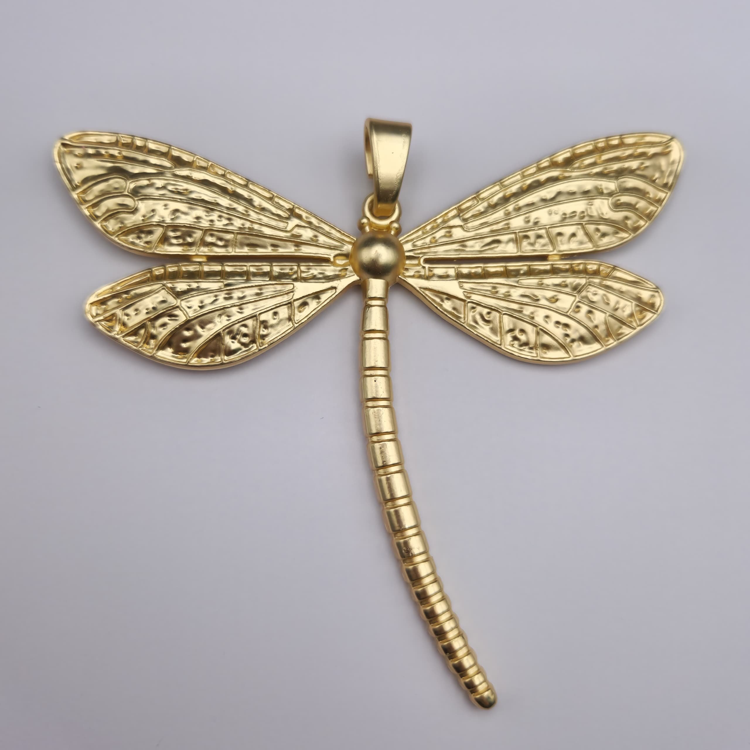 ORO CHINO DIJE DE LIBELULA GRANDE
