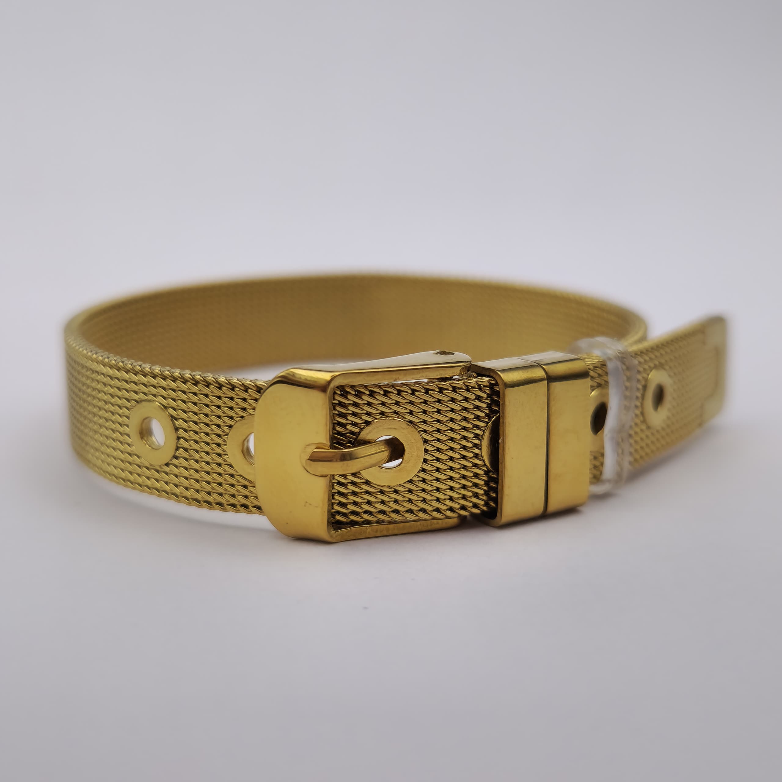 PULSERA ESTILO CORREA DORADA