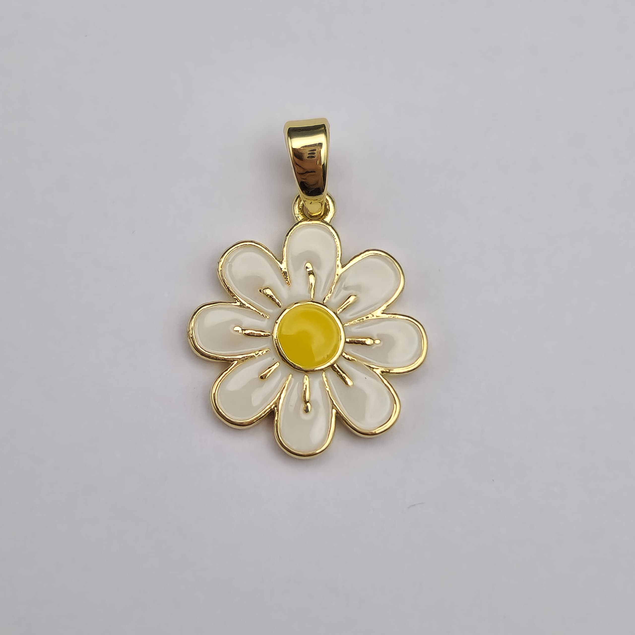 ORO BAñO 18K DIJE MARGARITA