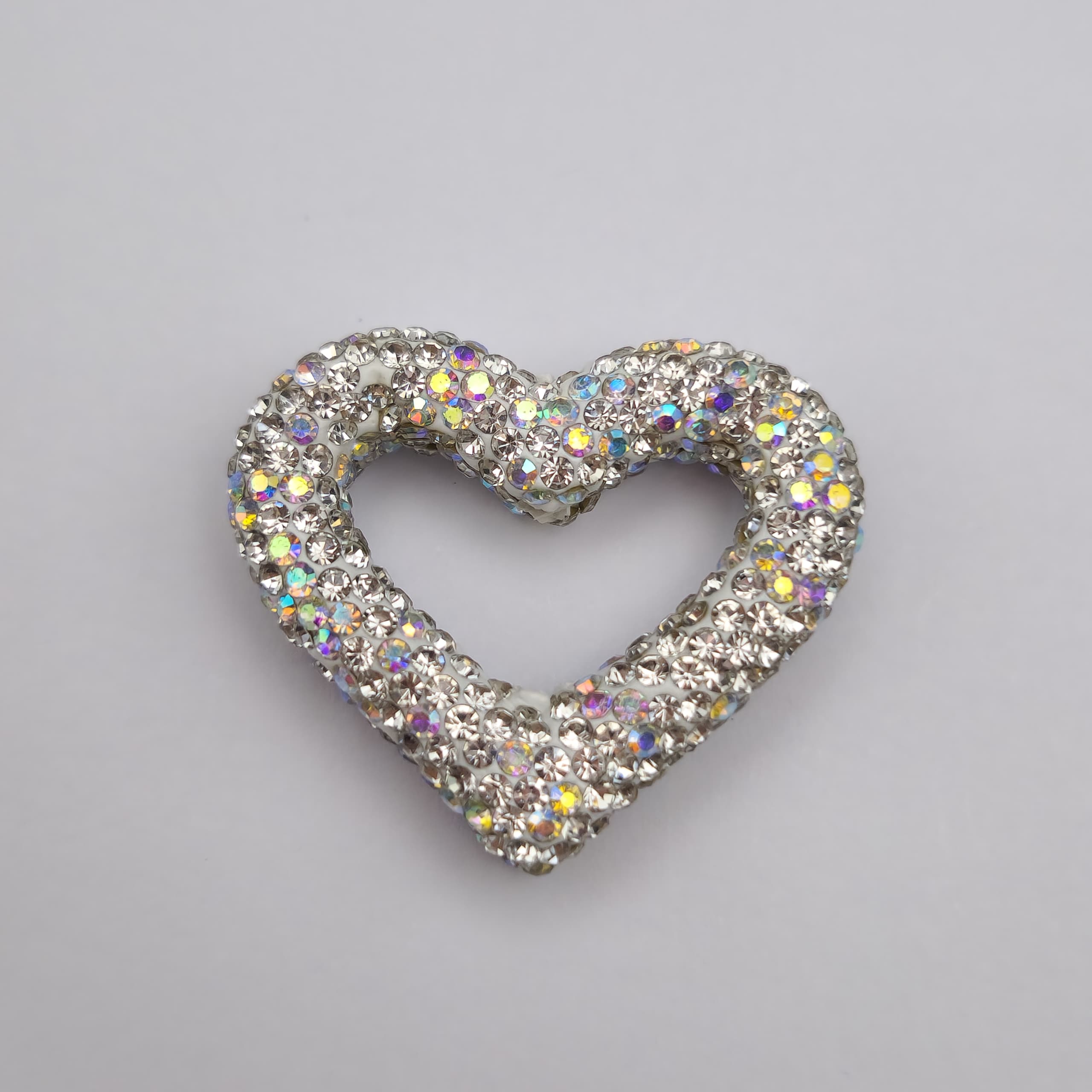 CORAZON HUECO CON CRISTALES BLANCO