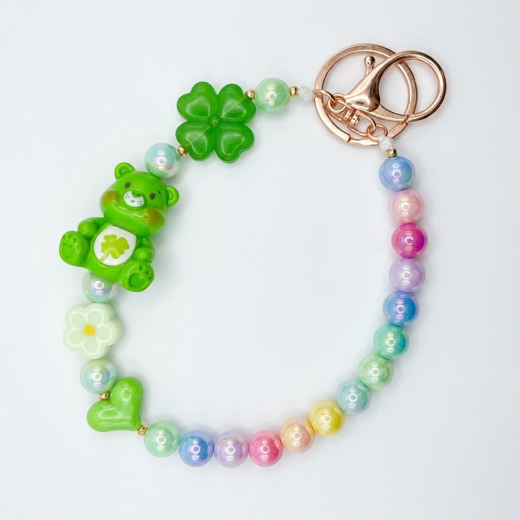 LLAVEROS ESTILO PULSERA CON PASADORES DE MUñECOS