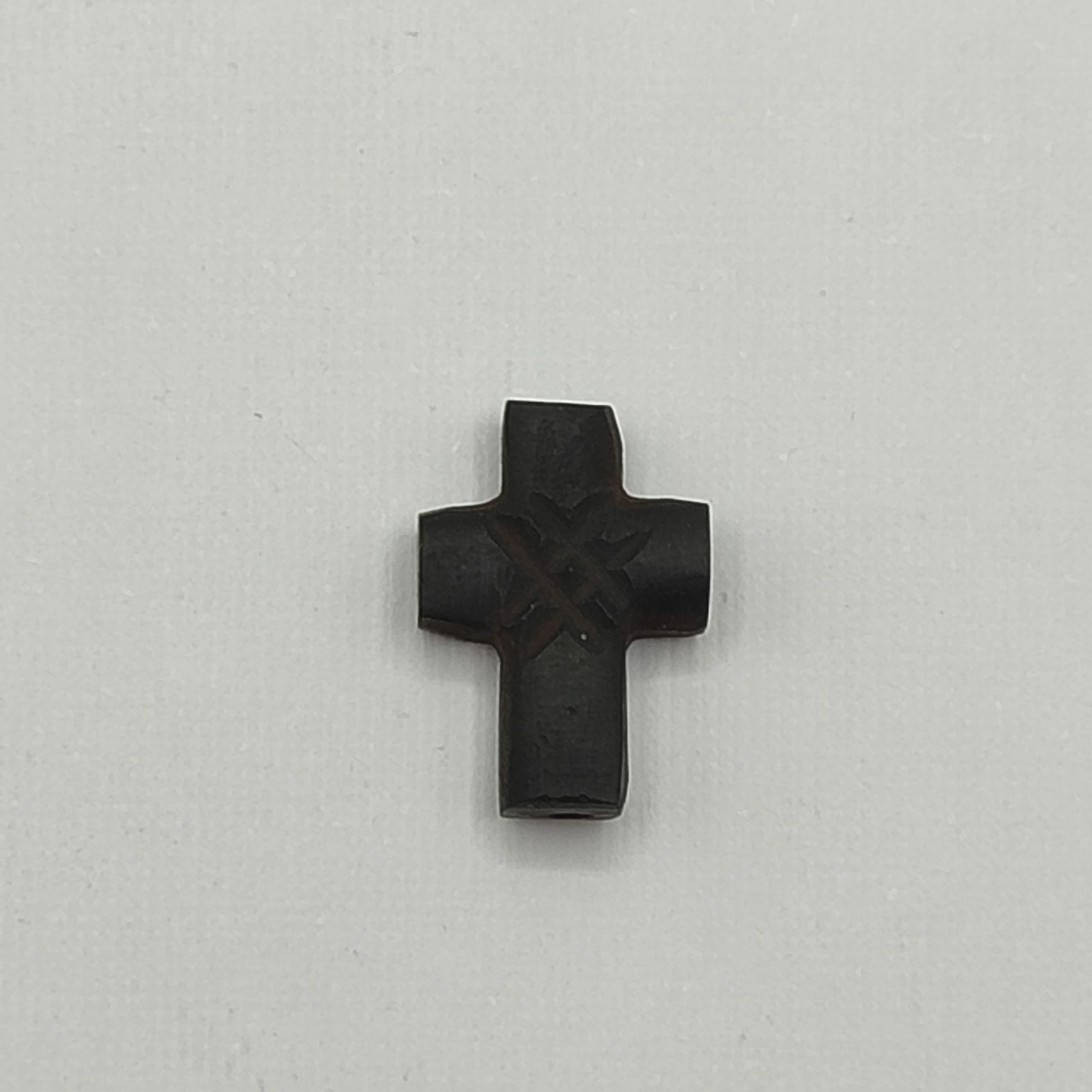 AZABACHE CRUZ CORRUGADA