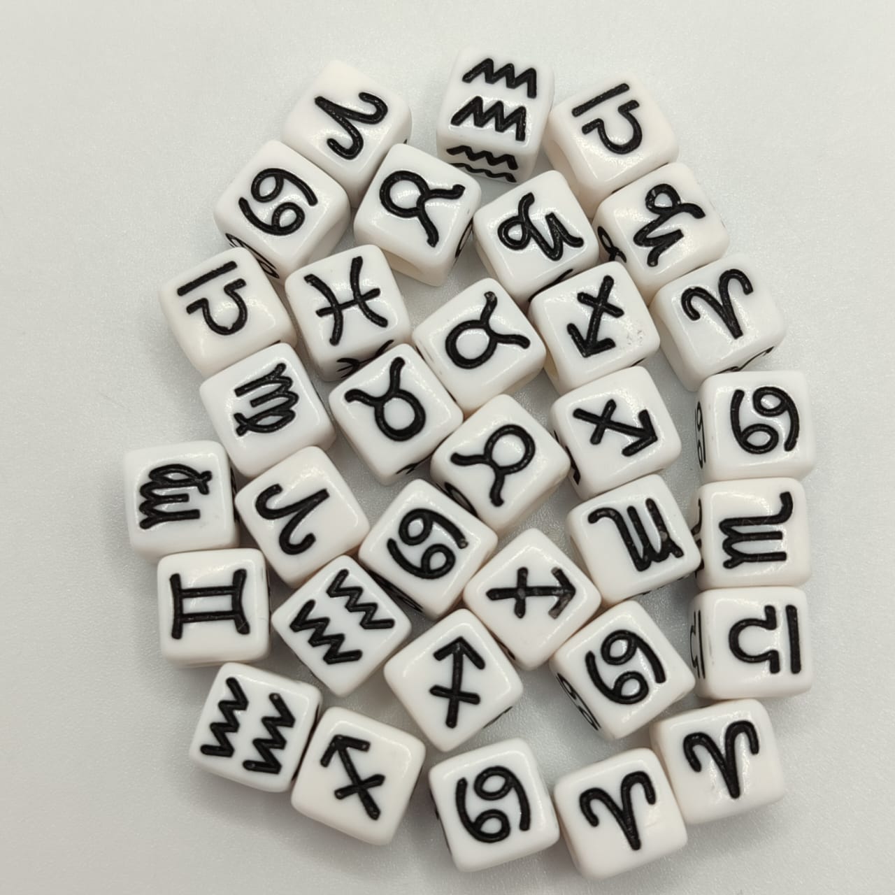BOLSA 10G SIGNOS ZODIACOS BLANCOS Y NEGRO