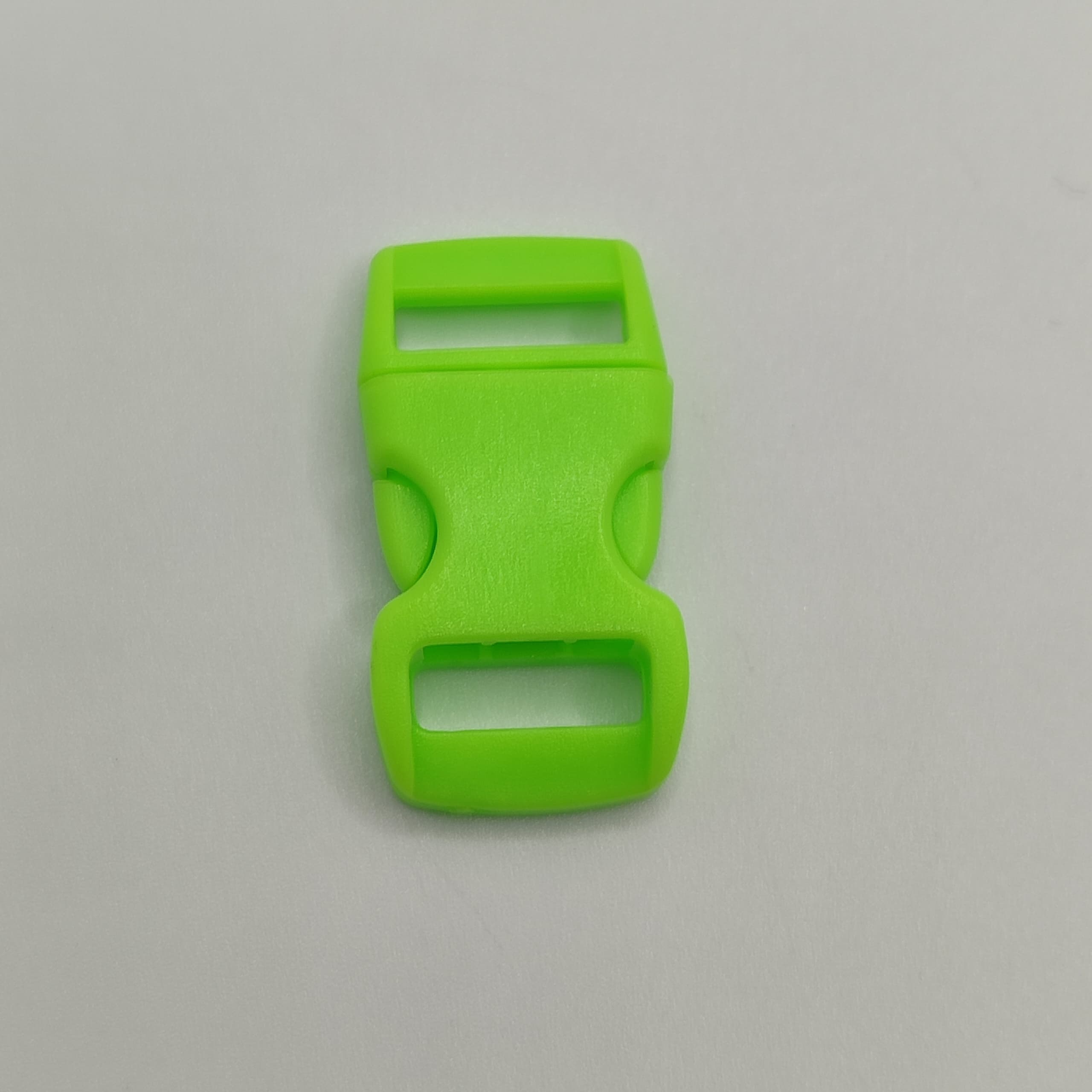 BROCHES SENCILLO VERDE CLARO PARACORD