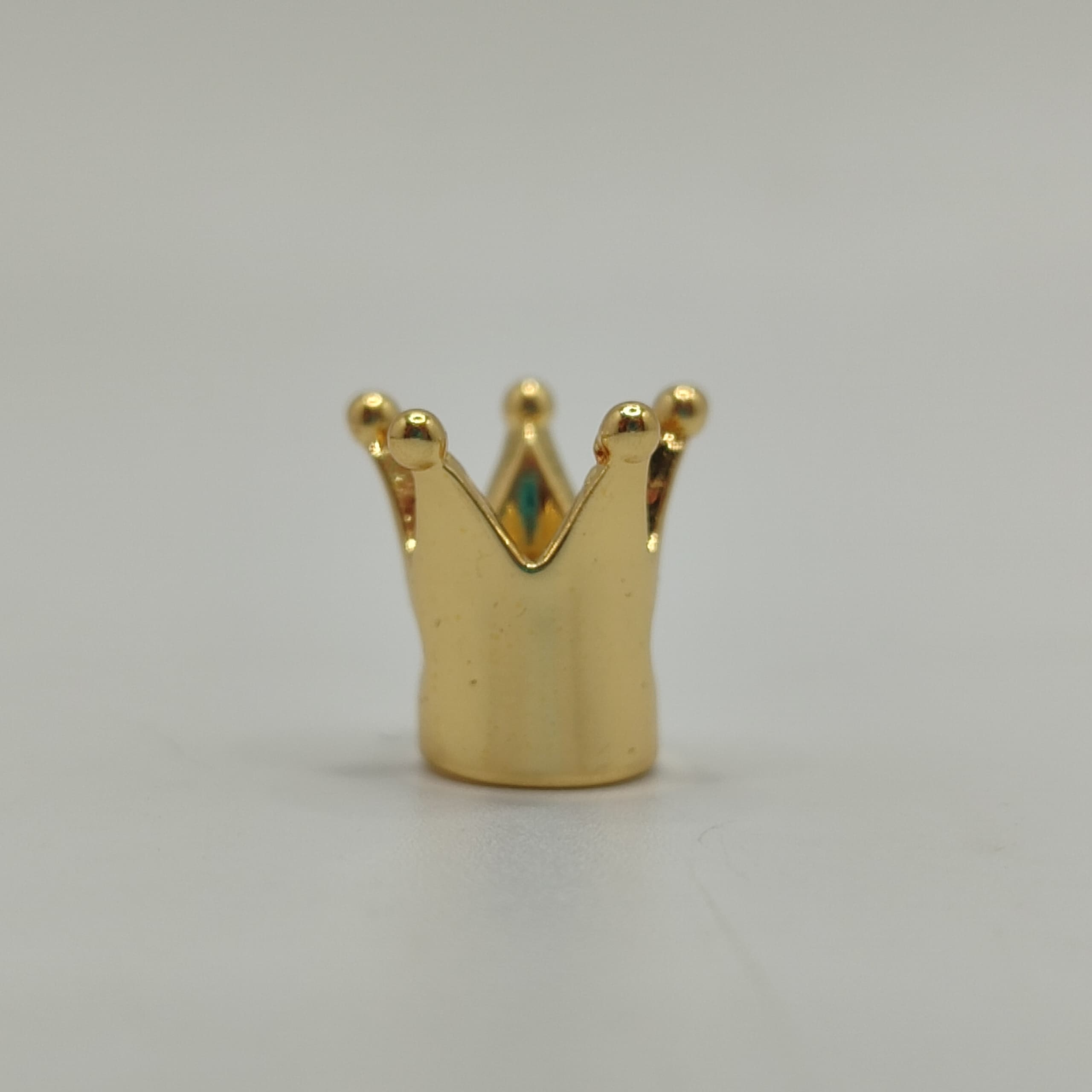 CABALLERO PASADOR CORONA DORADA LISA