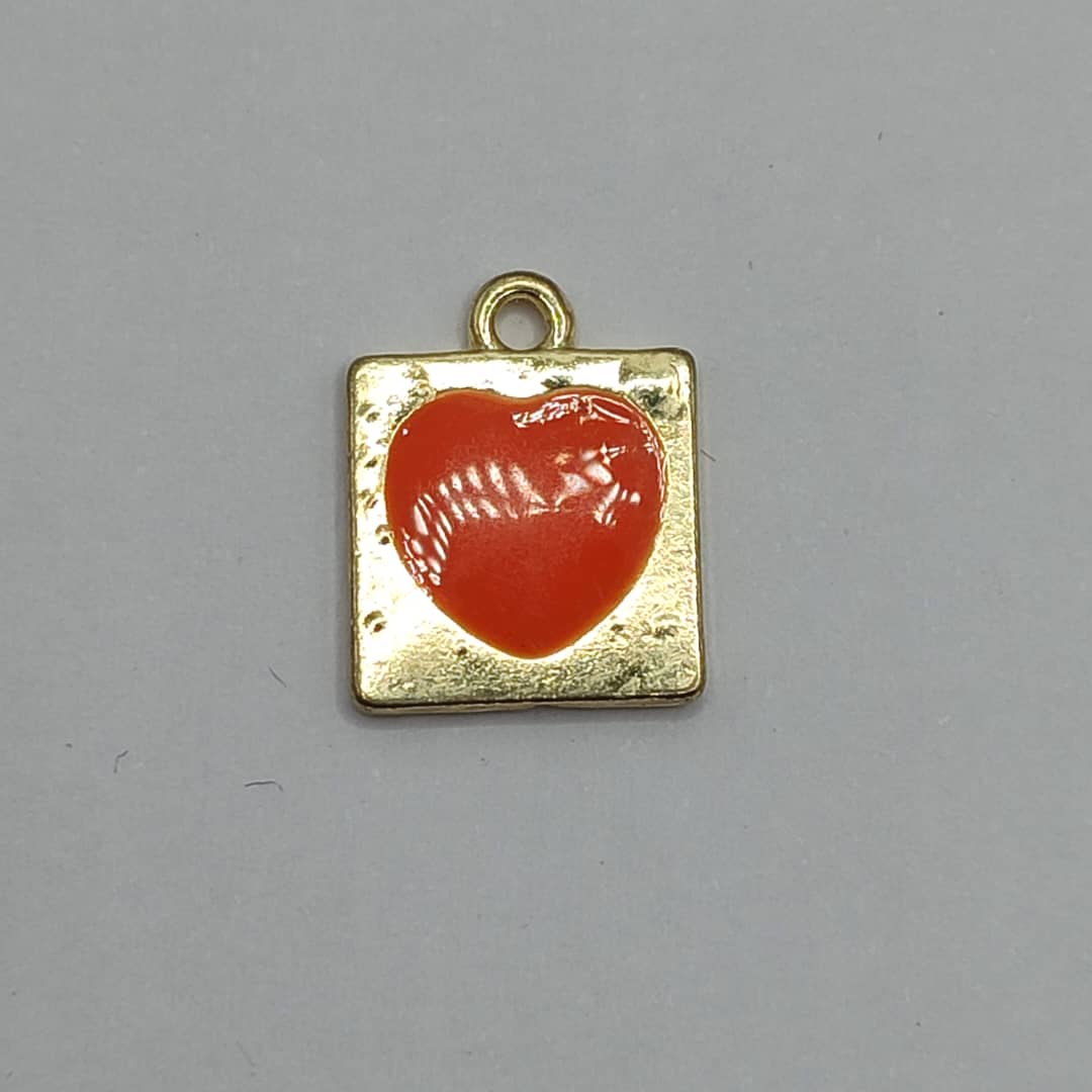 DIJE ESMALTADO CUADRADO CORAZON NARAN