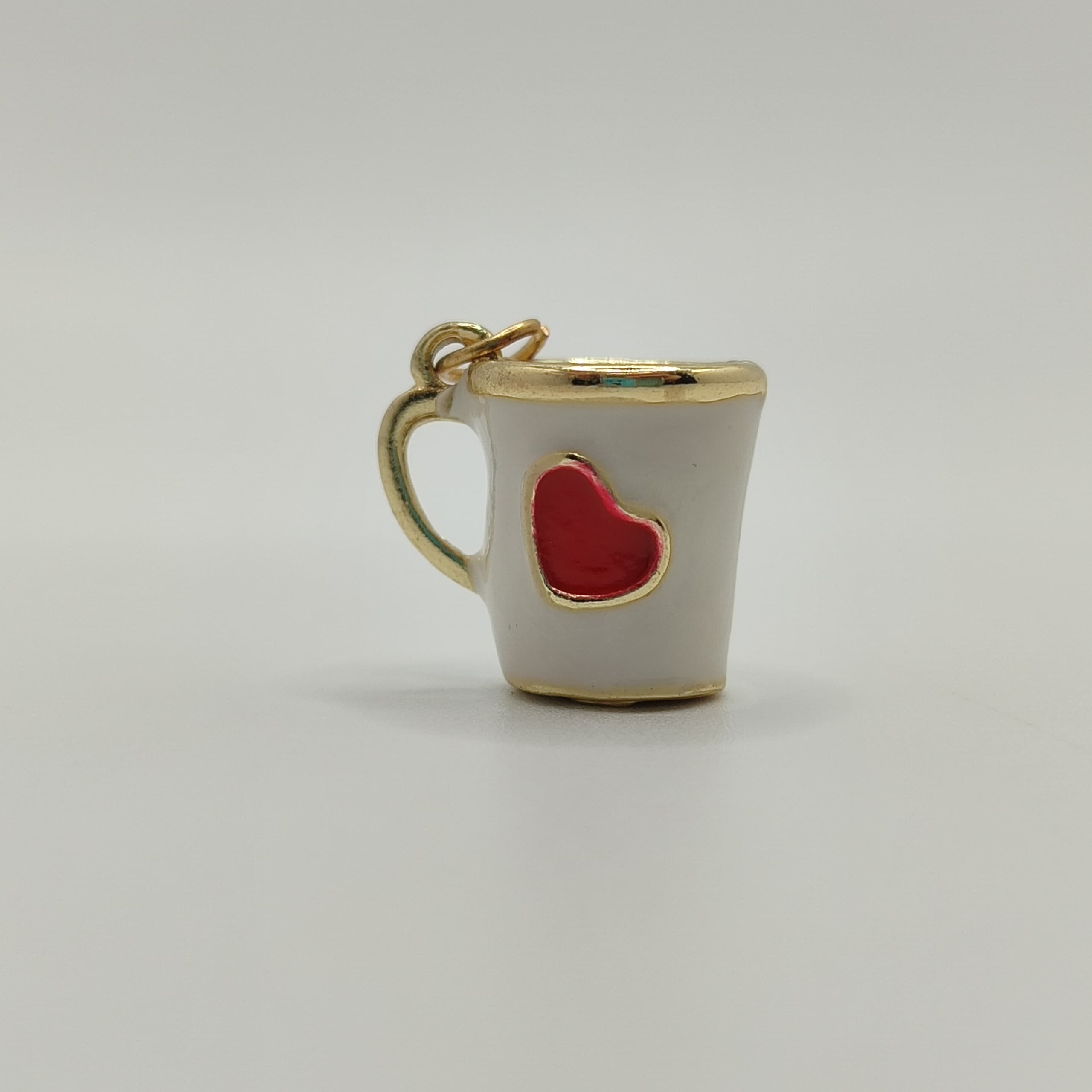 DIJE ESMALTADO TAZA BLANCA CON CORAZON