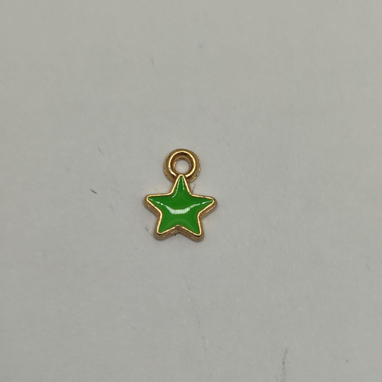DIJE ESMALTADO ESTRELLITA VERDE