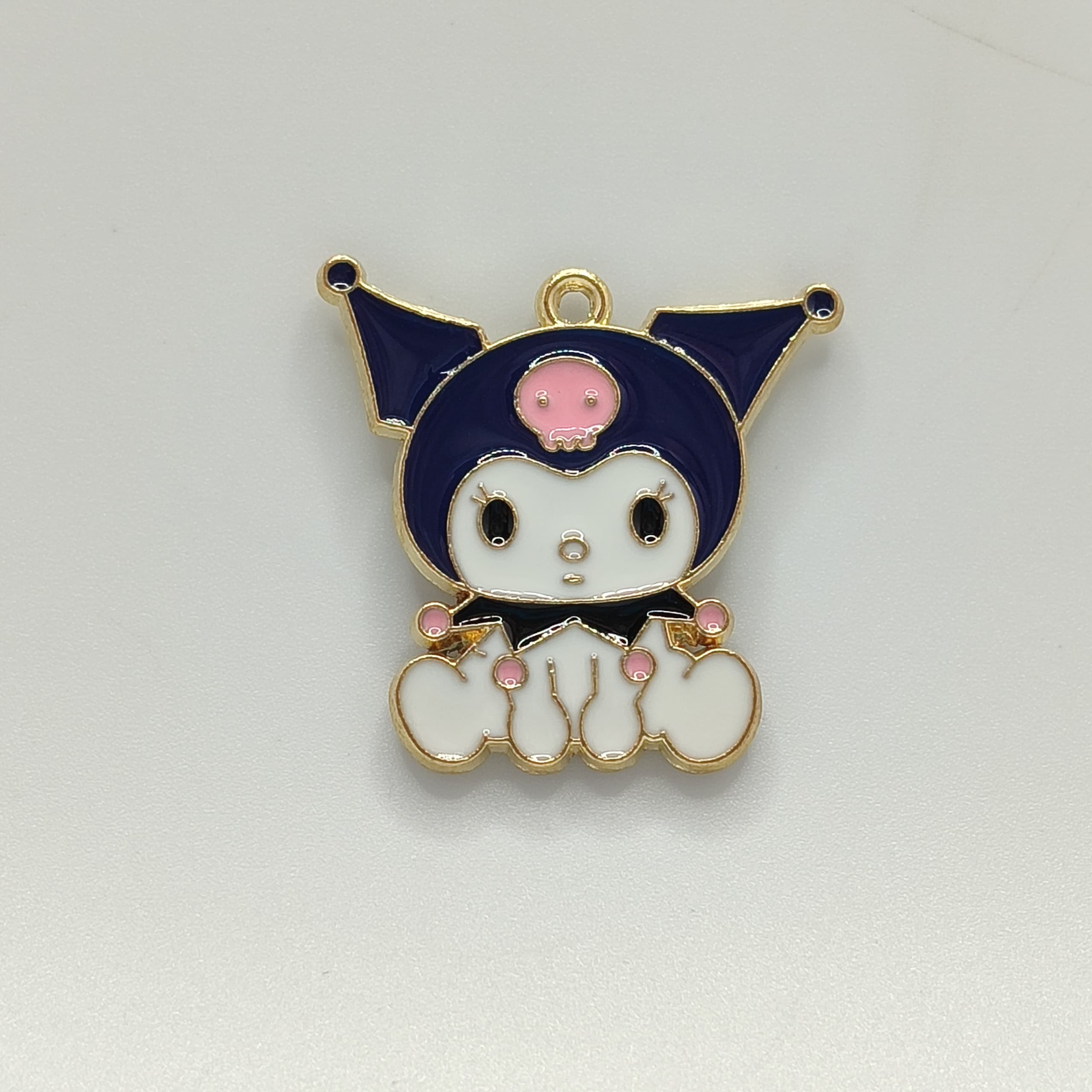 DIJE ESM ATADO KUROMI NEGRO SENTADO