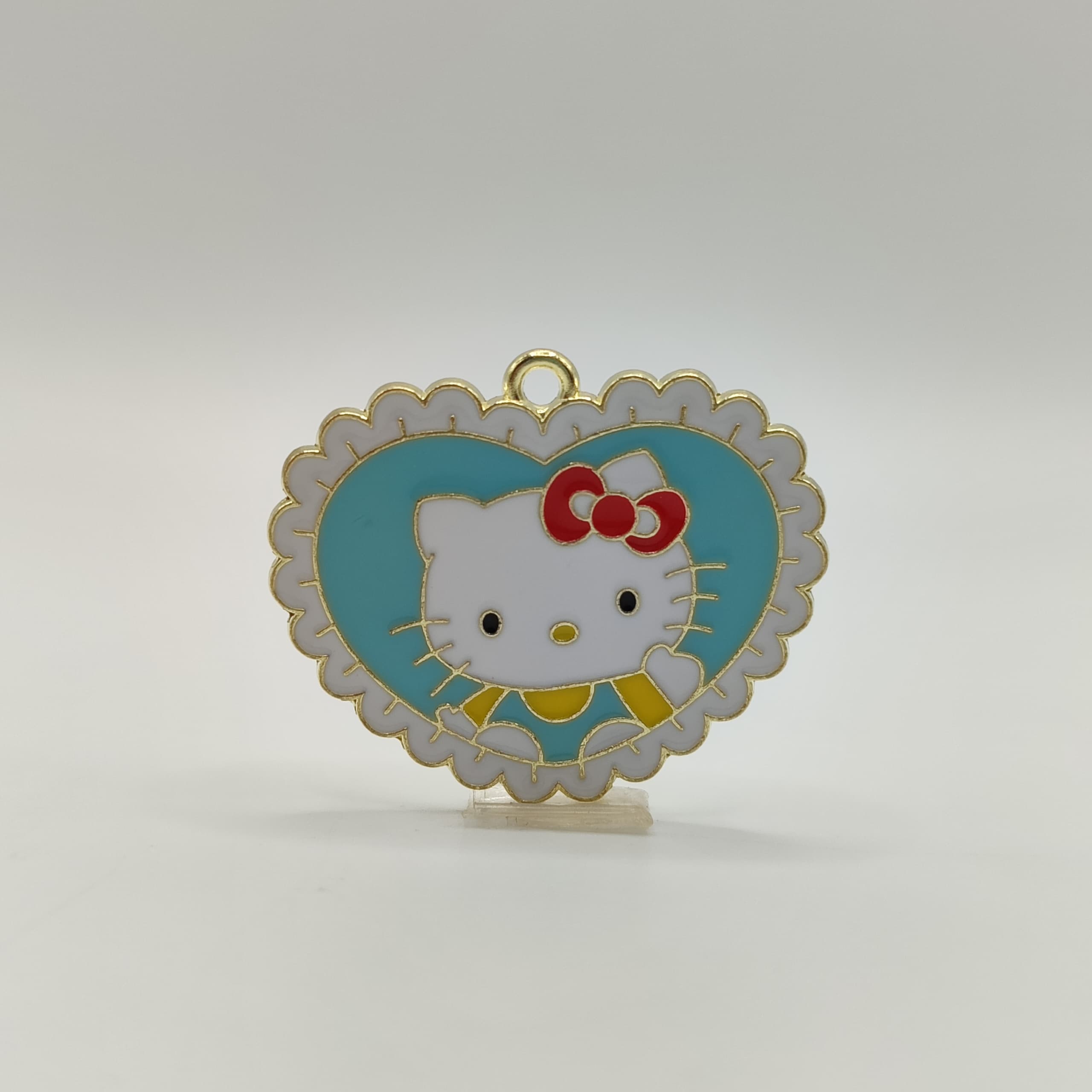 DIJE ESMALTADO CORAZON HELLO KITTY