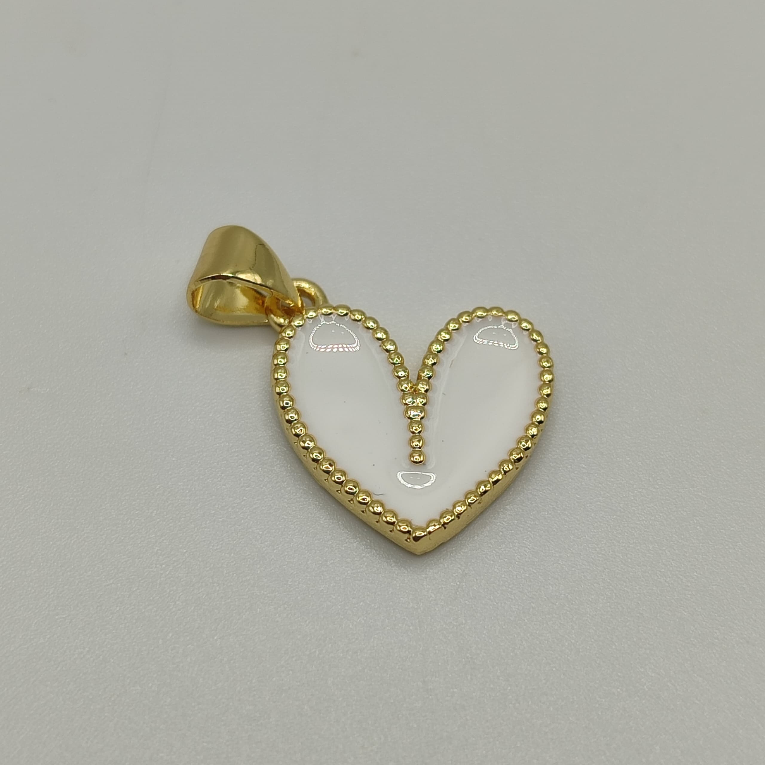 DIJE ESMALTADO CORAZON BLA NCO M ED