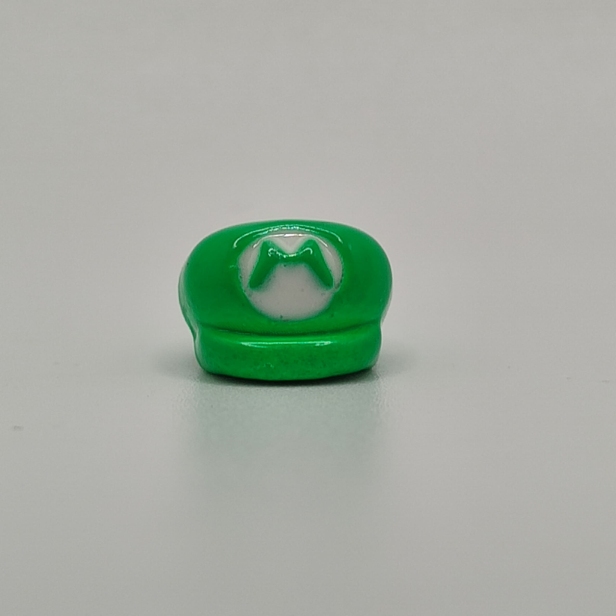 PASADOR ESMALTADO GORRA DE MARIO  VERDE