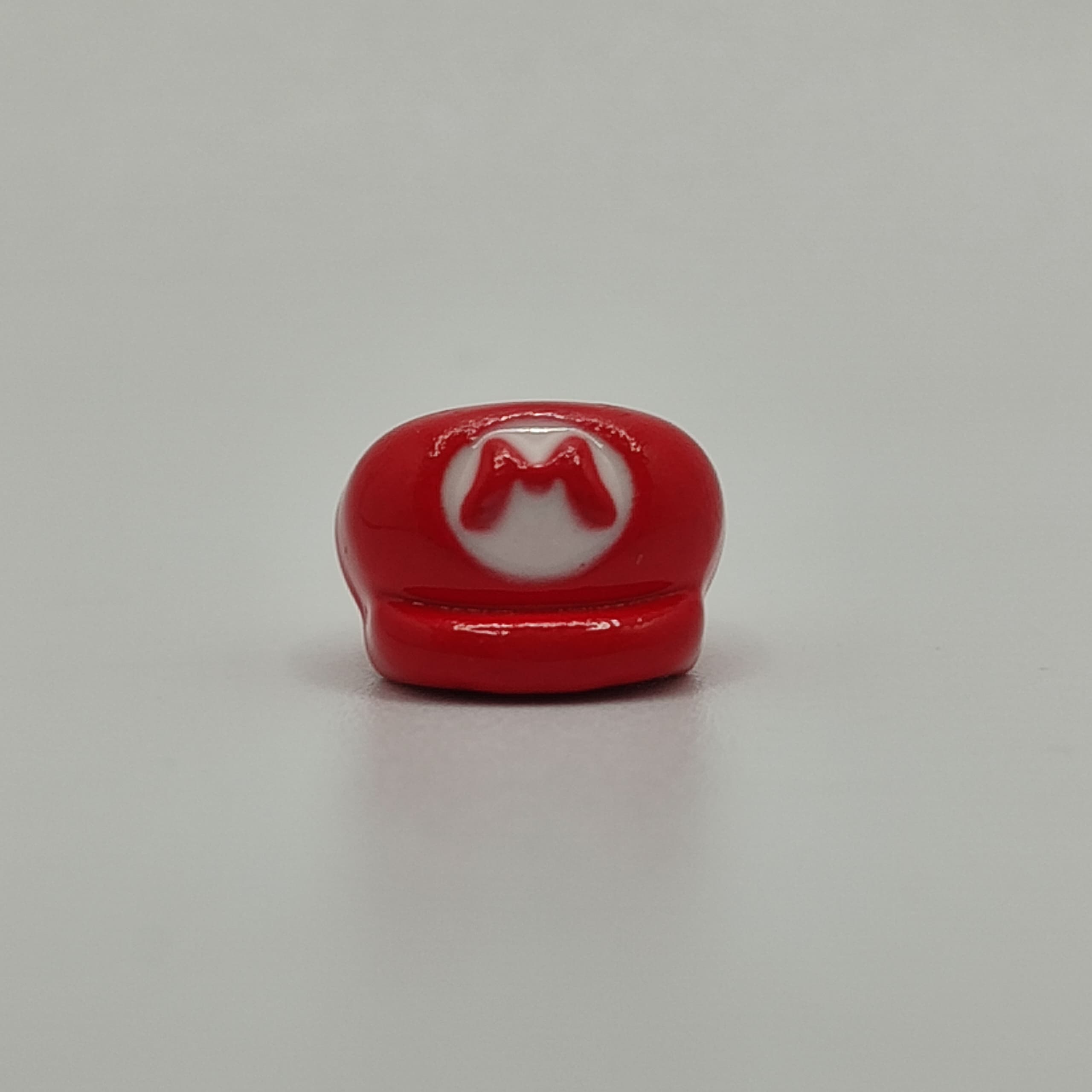PASADOR ESMALTADO GORRA DE MARIO  ROJA