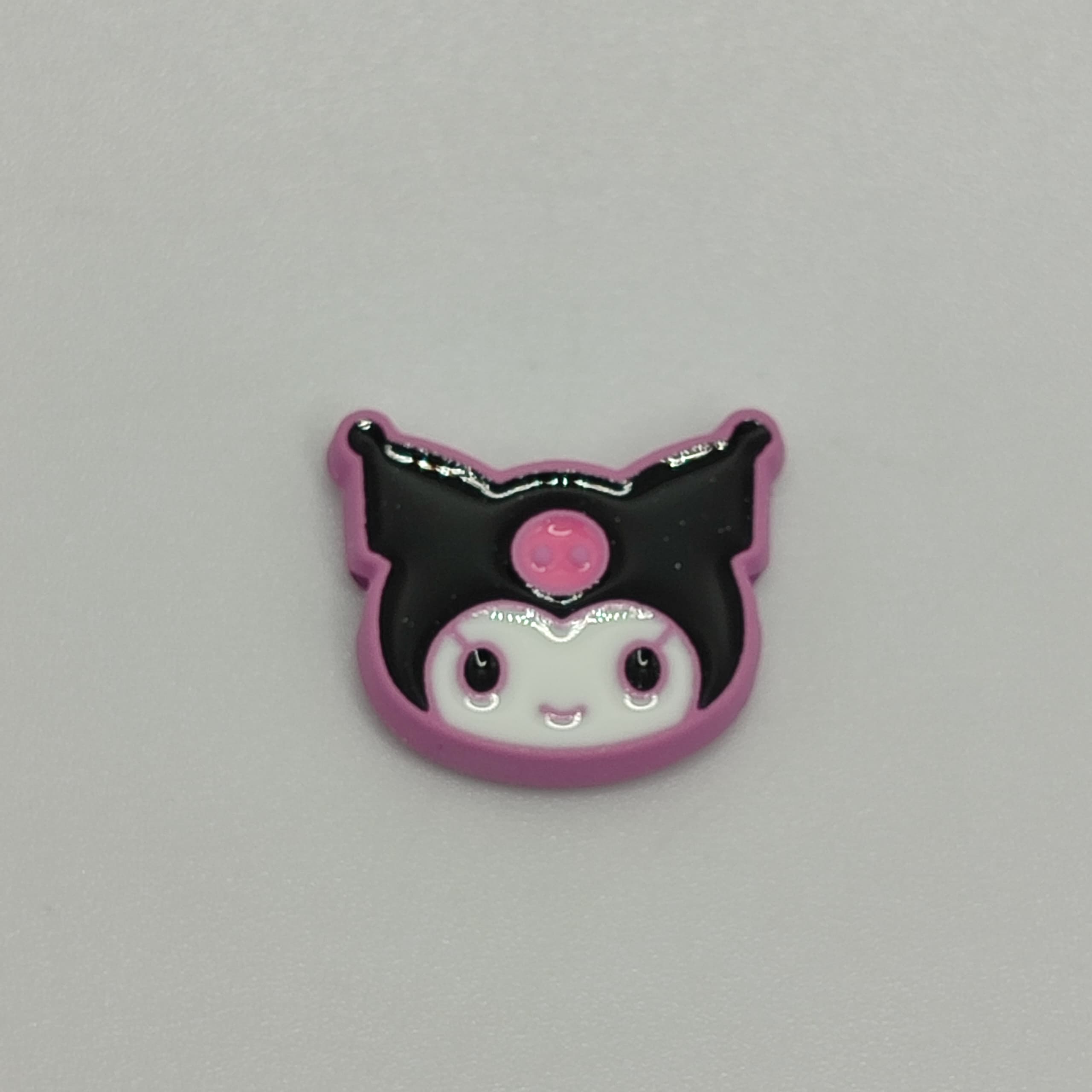 PASADOR ESMALTADO KUROMI