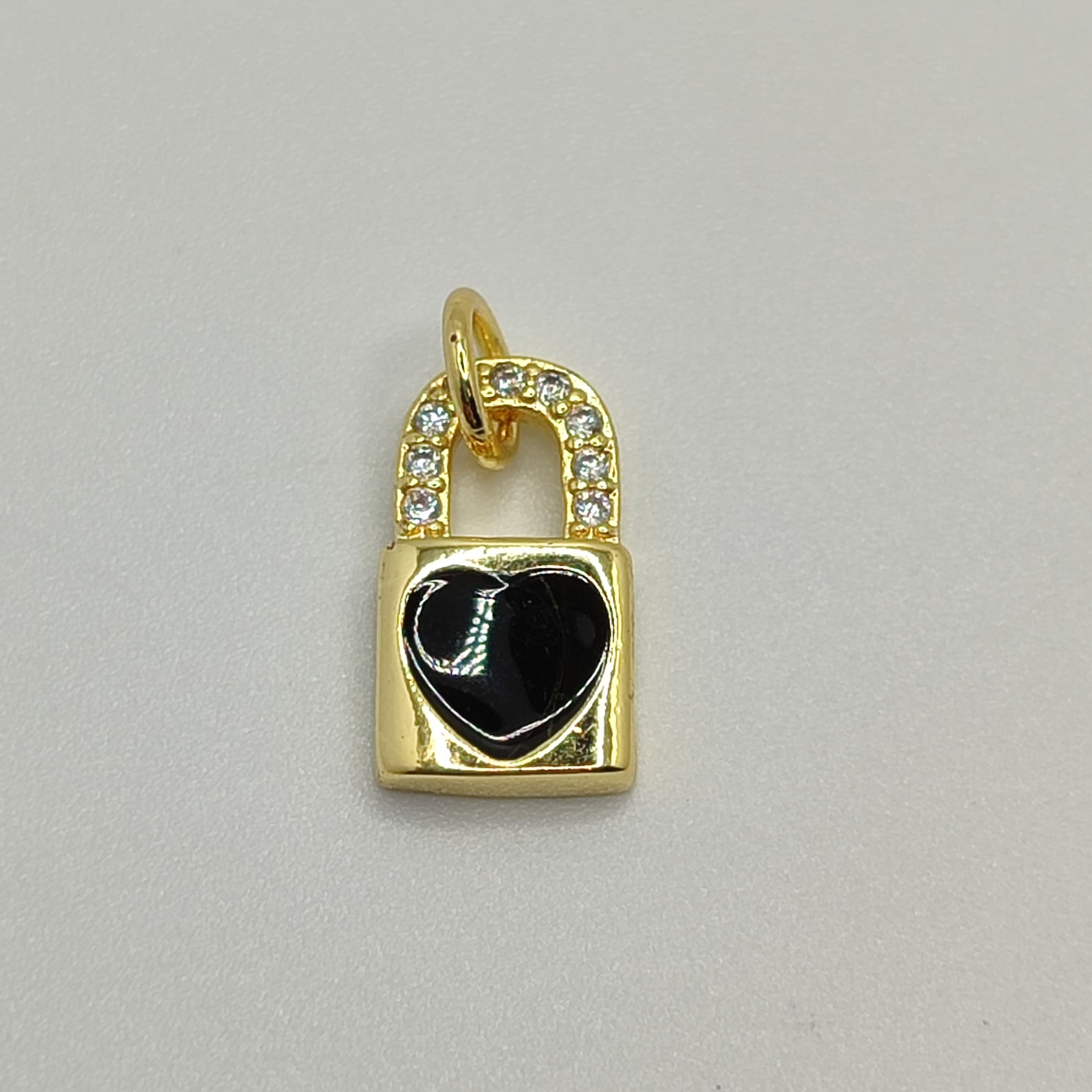 DIJE ESMALTADO CANDADO NEGRO CON CIRCO