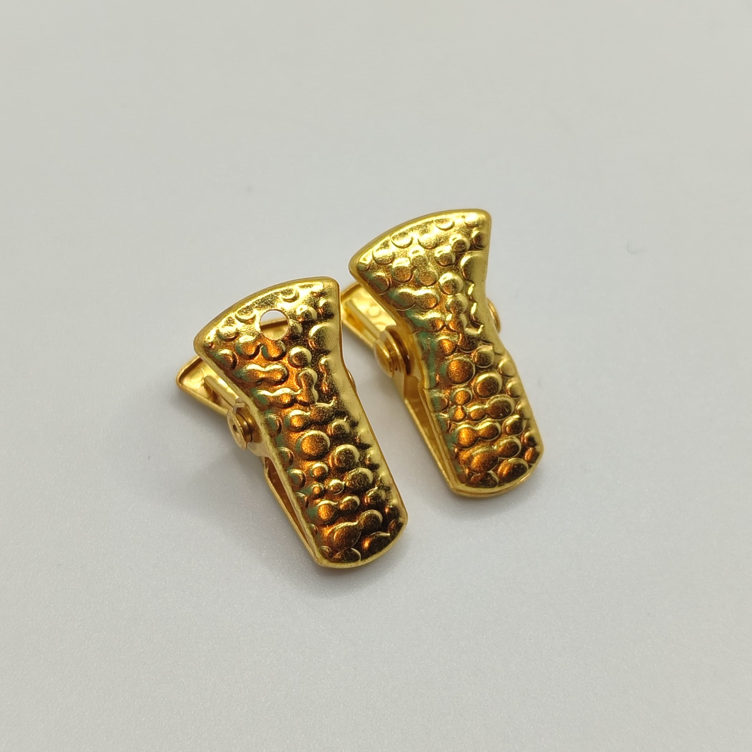 ORO CHINO PINZAS SUJETADORAS DE MASCARIL