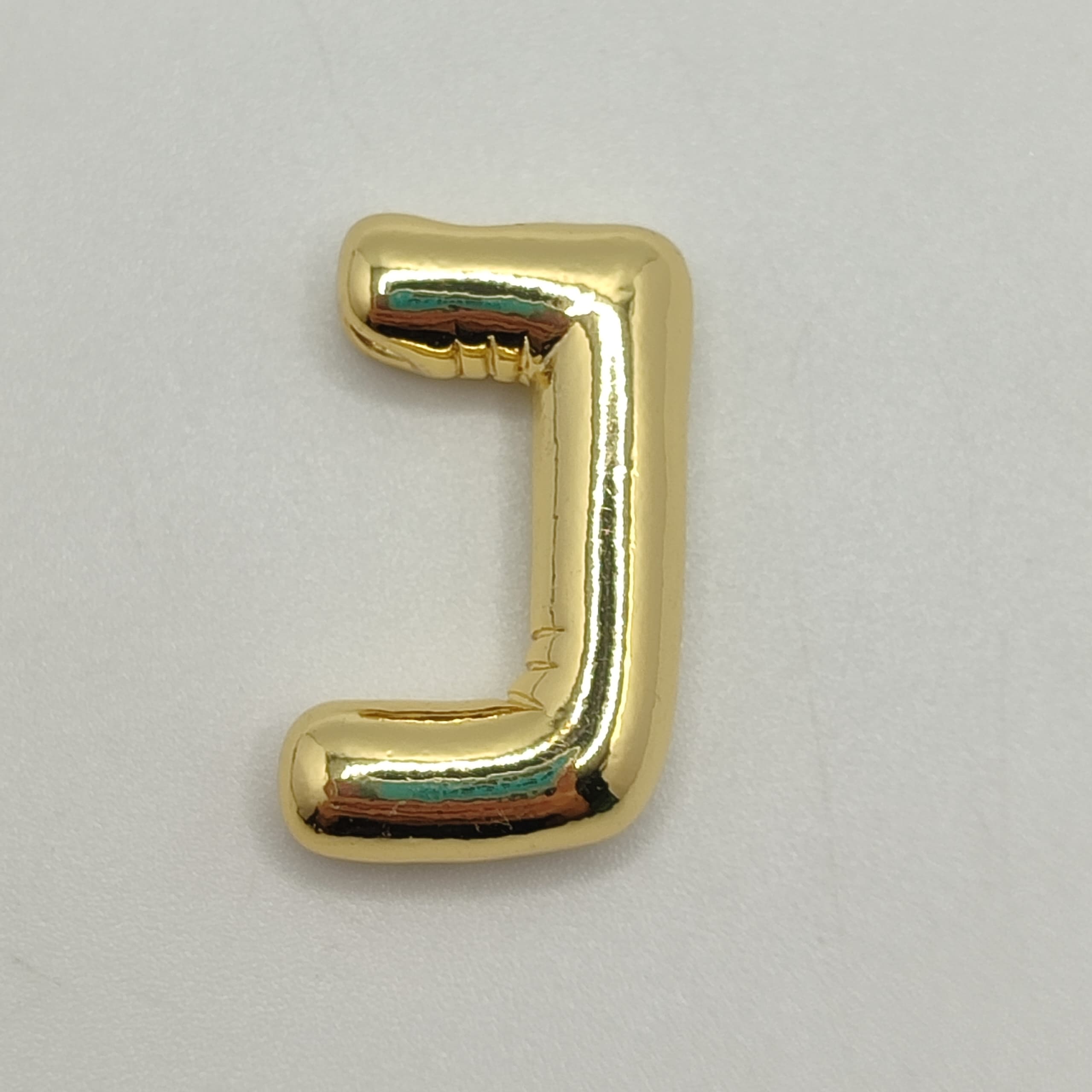 ORO CHINO LETRA J
