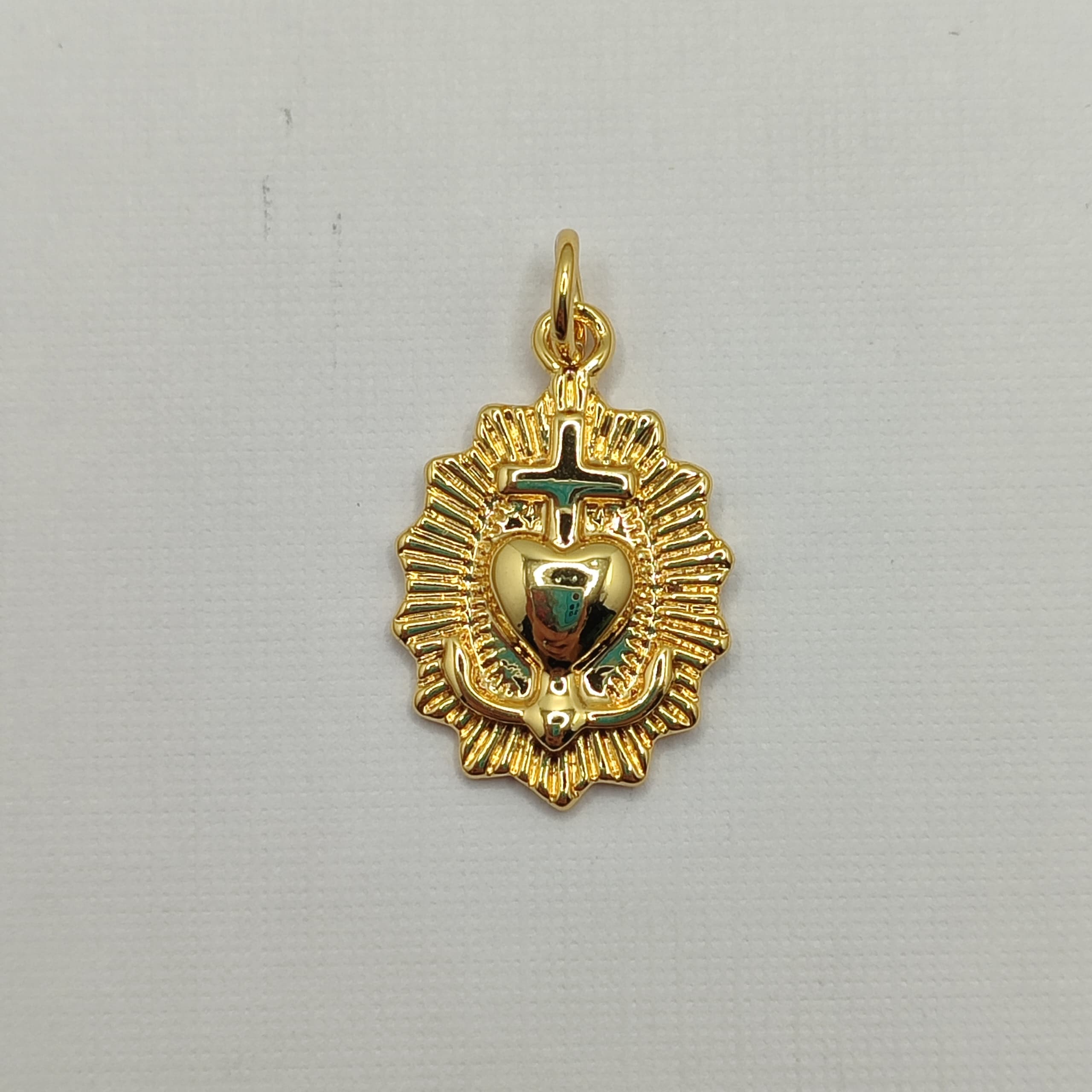ORO CHIN O DIJE CORAZON CON ANCLA