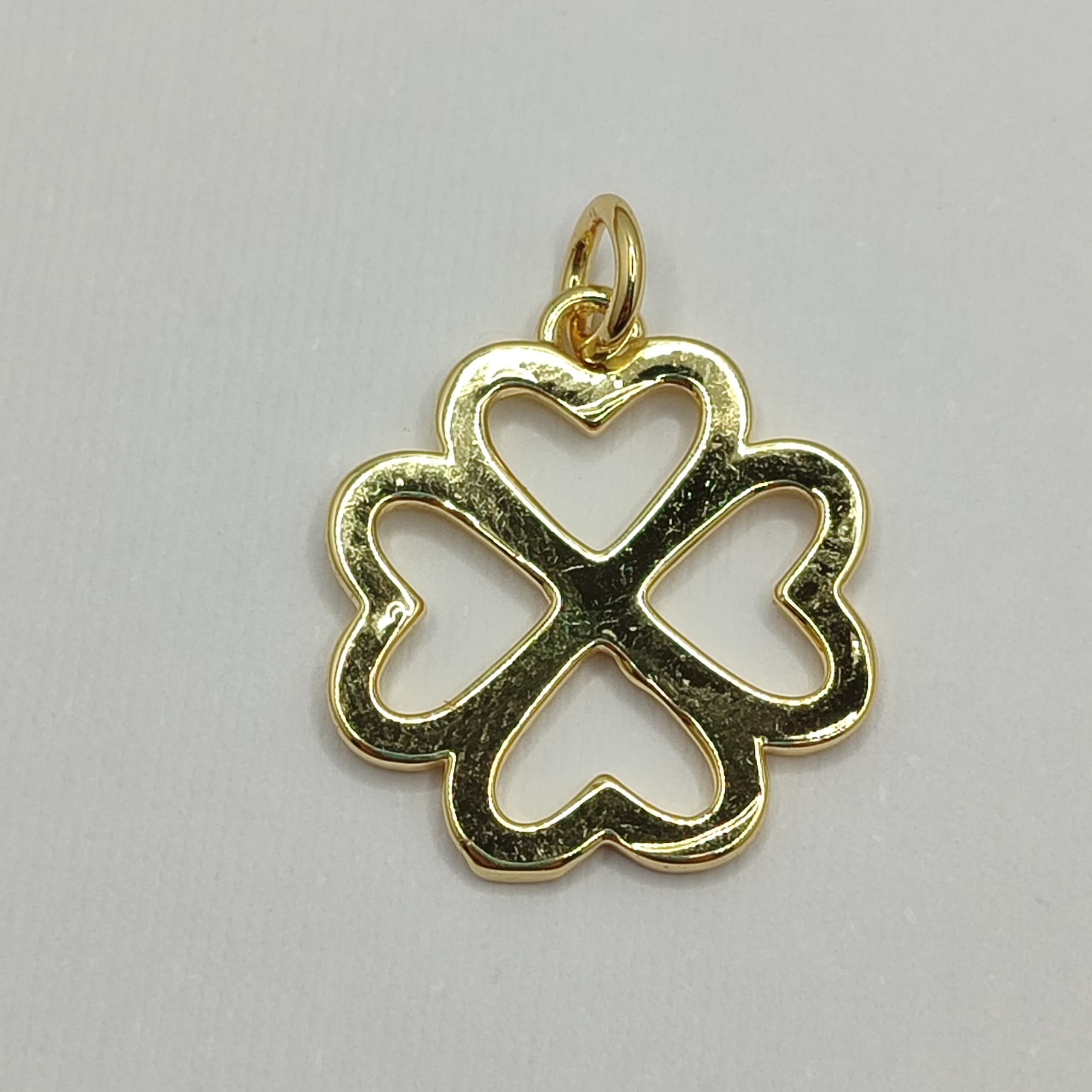 ORO CHINO DIJE TREBOL CORAZON MEDIANO