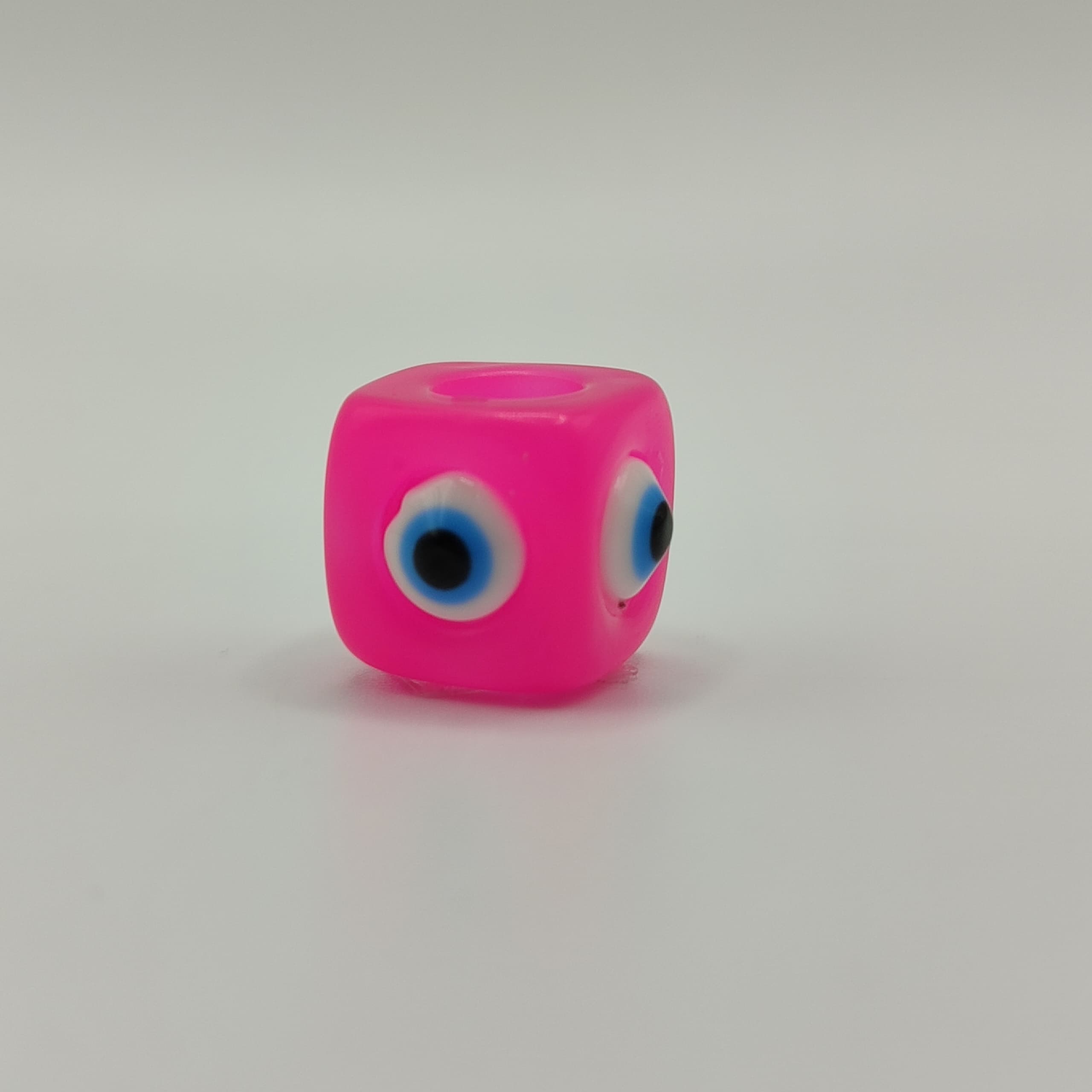 RESINA OJO CUBO FUCSIA