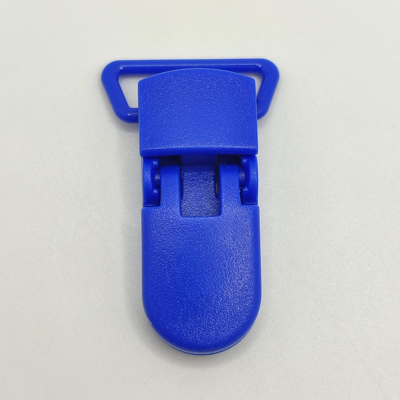 RESINA BROCHE PORTA CHUPON AZUL REY